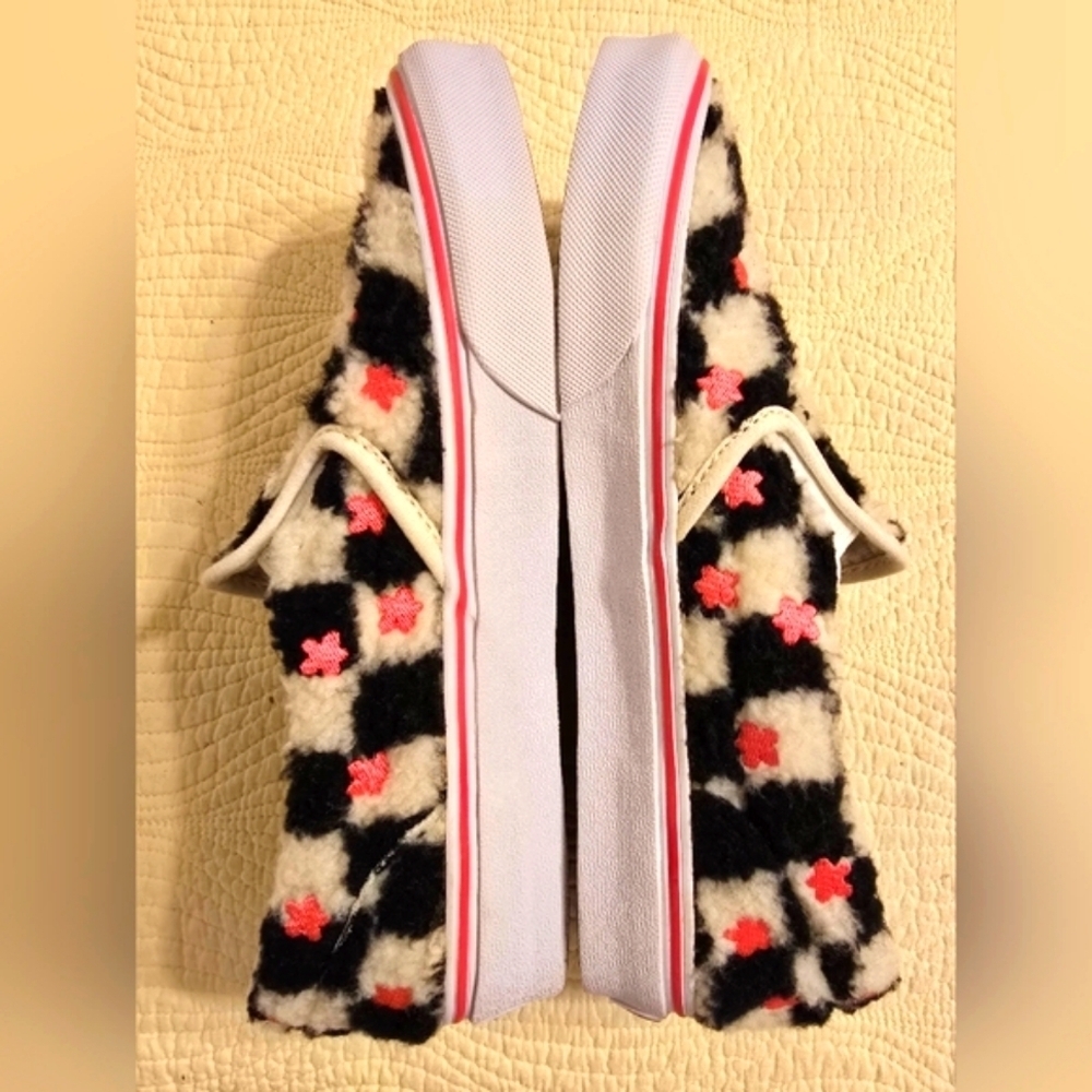 NWOT Vans Faux Fur Checkboard Slip On Sneakers - Picture 3 of 7